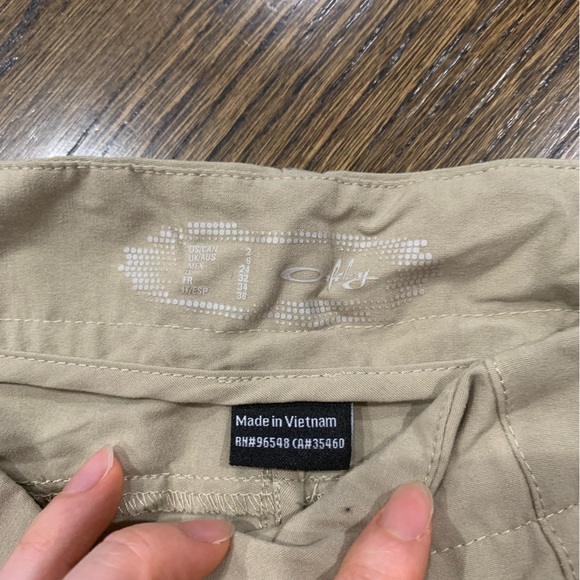 Good Condition Women’s Oakley Shorts Size 2 Tan Colour - Picture 6 of 10